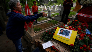 Gezmiş, Aslan ve İnan mezarları başında anıldı