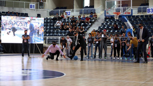 Denizli'de Engellere Takılma Şenliğe Katıl etkinliği