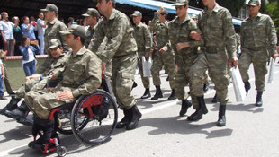 Engellilerin bir günlük askerlik heyecanı