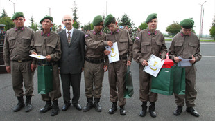 Engellilerin bir günlük askerlik heyecanı
