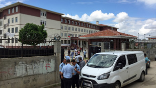 Eski öğrenci okulunun güvenlik görevlisini silahla yaraladı