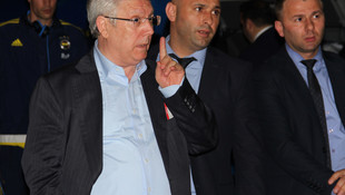 Fenerbahçe yöneticileri ile Galatasaray taraftarları arasında arbede