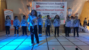 Filistinli çocuklarda mezuniyet heyecanı