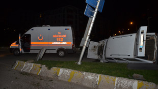 Gasbettikleri araçla kaza yaptılar