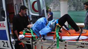 Antalyada göle düşen cipteki 3 turist kayboldu 9 kişi yaralandı