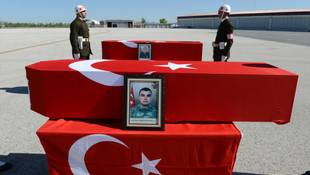 Hakkaride şehit 4 asker için tören düzenlendi