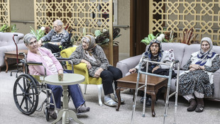 Huzurevinde Türk kahvesi keyfi