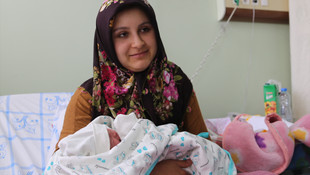 İki dişli doğan bebek şaşırttı