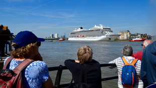 İlk seferine İstanbul'dan başlayan kruvaziyer gemi Londra'da