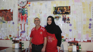 İş yerinin duvarını müşterilerinin notları süslüyor