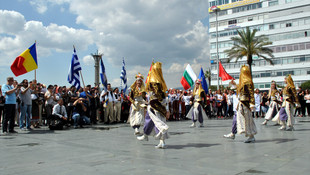 İzmir'de 11. Balkanlılar Halk Dansları Festivali