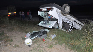 Kamyonetle otomobil çarpıştı: 1 ölü, 5 yaralı