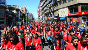 Karadenizli çocukların bayrak sevgisi