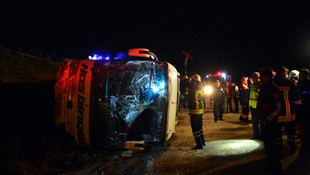 Kayseri'de yolcu otobüsü devrildi: 19 yaralı