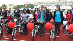 Kırklareli'de 419 öğrenciye bisiklet dağıtıldı