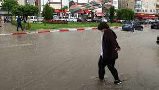 Kırklareli'de sağanak ve dolu etkili oldu