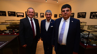 Beklesin Evren... 
KKTC'li bakanlar Antalya'da