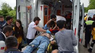 Kocaelide yolcu midibüsü devrildi: 1 ölü 10 yaralı