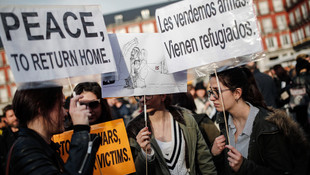 Madrid'de sığınmacılar için insan zinciri eylemi