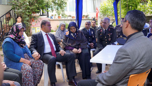 Makamına oturmadan şehit ailelerine taziyeye gitti