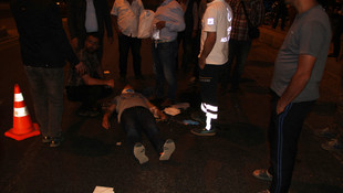 Mardin'de motosiklet yayalara çarptı: 4 yaralı