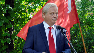 Melih Gökçek, Macaristan'da