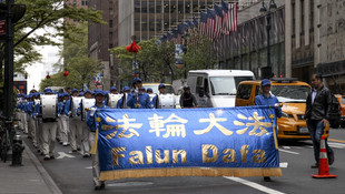 New York'ta Falun Dafa Günü yürüyüşü