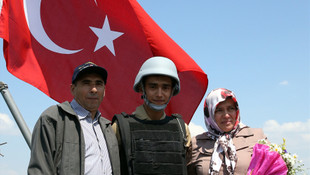 Nöbetteki askerlere Anneler Günü sürprizi