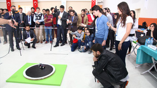 Öğrenciler robotları yarıştırdı