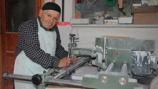 Bartında yaşayan Mehmet Fazlıoğlu kendi mezar taşını yaptı