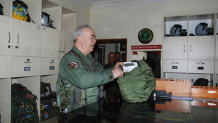 Orgeneral Ünal hava harekatına katıldı