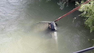 Kayseride otomobil Kızılırmak Nehrine düştü!