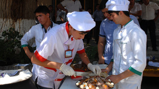 Özbekistan'da İpek ve Baharat Festivali