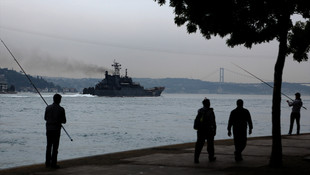 Rus savaş gemileri İstanbul Boğazından geçti