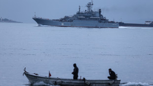 Rus savaş gemisi İstanbul Boğazından geçti
