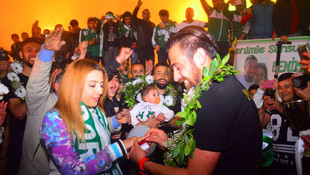 Şampiyonluk kutlamasında evlilik teklifi