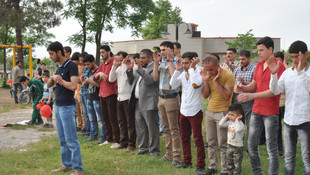 Şanlıurfadaki Suriyelilerden Halepteki saldırılara tepki