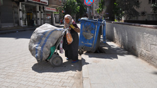 Şanlıurfada şavaş mağduru babaanne torunlarına kol kanat geriyor