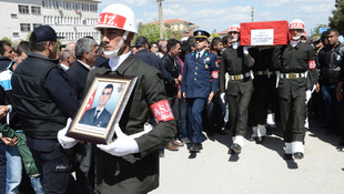 Şehit Uzman Çavuş Aslan son yolculuğuna uğurlandı