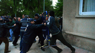 Sinop'ta Nurettin Yıldız'ın konferansı öncesinde arbede