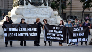 Sırbistan'da kadına karşı şiddet protesto edildi
