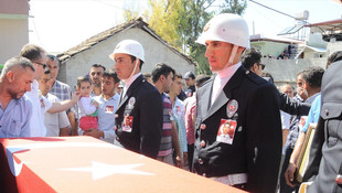 Şehit polis Bilek memleketi Hatayda son yolculuğuna uğurlandı