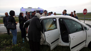Sivas'ta iki otomobil çarpıştı: 5 yaralı