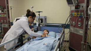 Sulama kanalına düşen çocuk yaşam savaşı veriyor