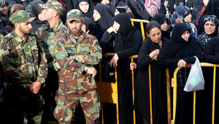 Suriye'de öldürülen Hizbullah komutanı Bedreddin'in cenazesi