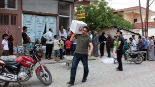 Suriyelilere yardımlar sürüyor