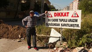 Samsunda vatandaş arazisinden geçen yolu trafiğe kapattı