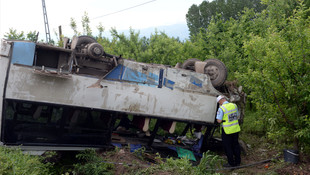 Tokatta tarım işçilerini taşıyan minibüs devrildi: 16 yaralı