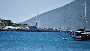 TCG Poyraz hücumbotu Bodrum'a yanaştı