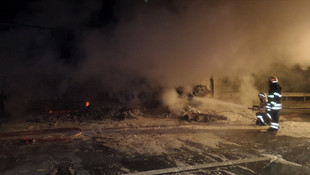 TEM'de kumaş yüklü tır yandı